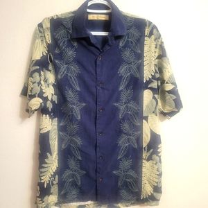 Tommy Bahama Size Small Silk Short Sleeve Hawaiin Lightweight.